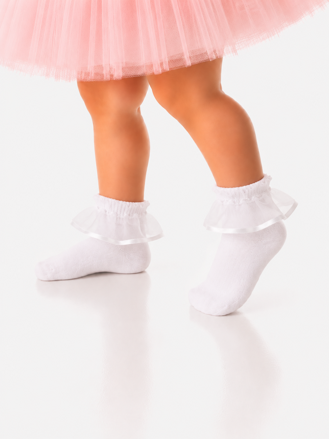 weiße Socken mit Rüschen in Weiß für Babys und Kinder festlich für Taufe