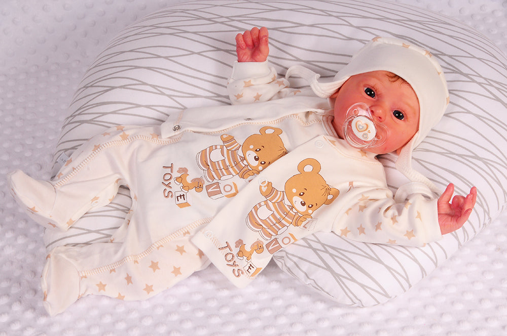 Strampler Mütze und Hemdchen Baby Anzug in Beige mit Sternen und Bär