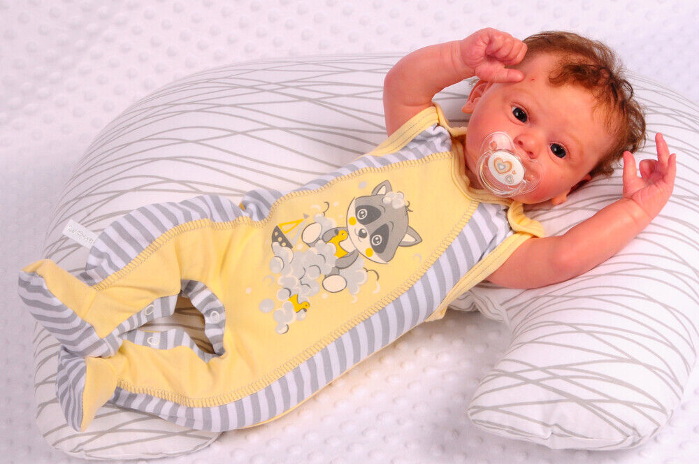 Strampler Mütze und Hemdchen Baby Anzug in Gelb, neutral mit Waschbär Aufdruck