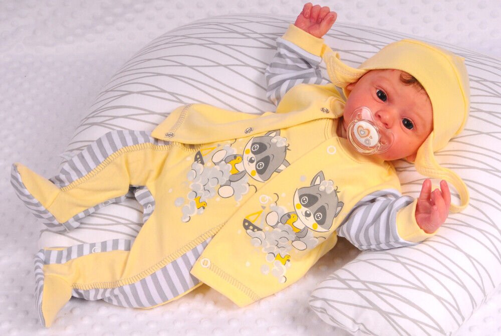Strampler Mütze und Hemdchen Baby Anzug in Gelb, neutral mit Waschbär Aufdruck